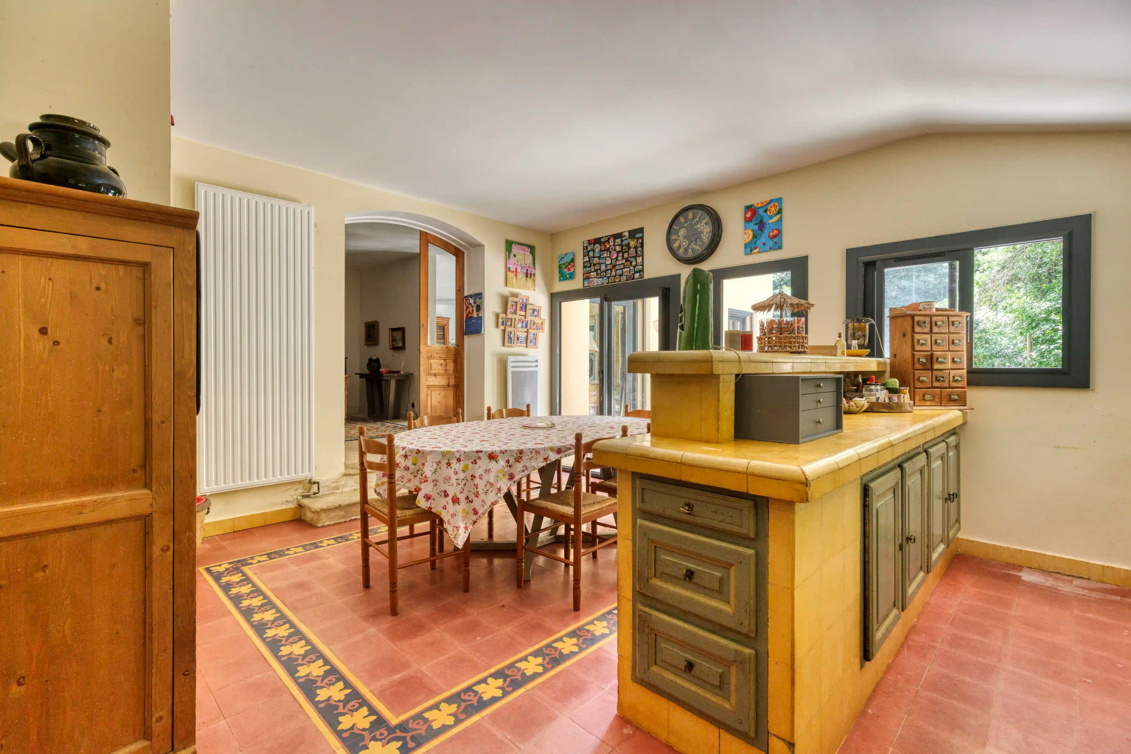 Entrance hall — Provençal wooden door, authentic character