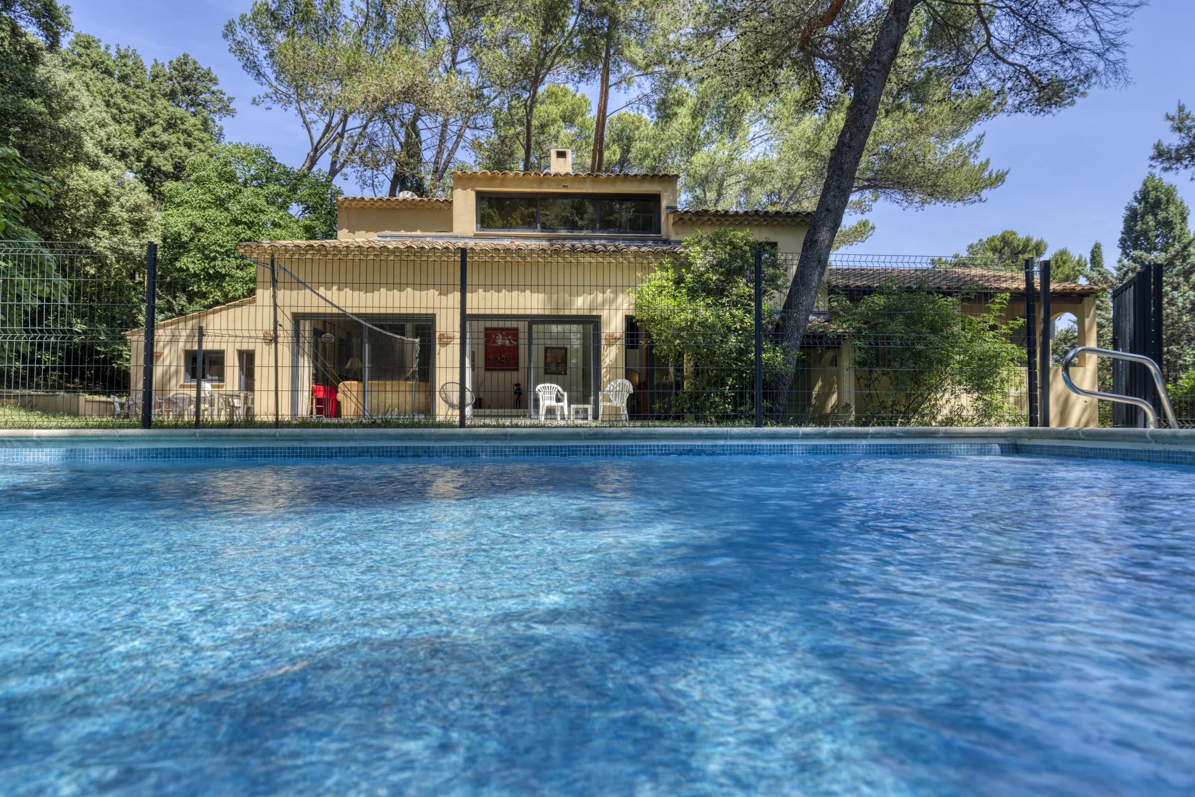 The pool and villa