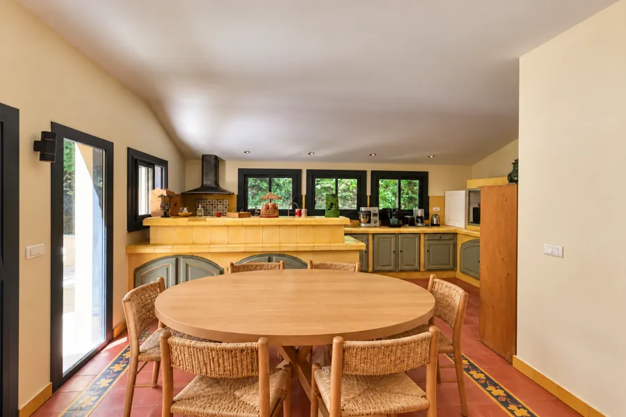 Kitchen and dining area — refreshed wall