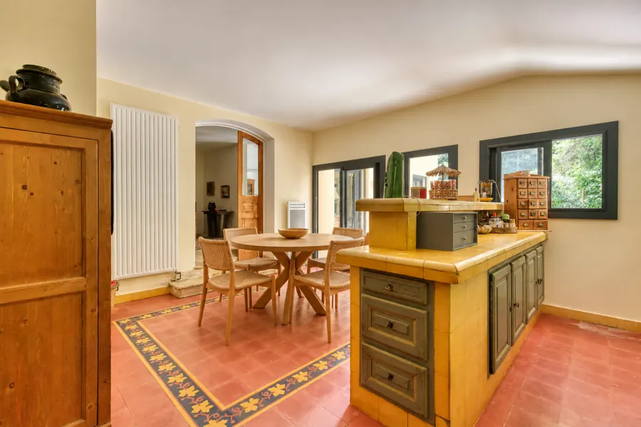 AI staging suggestion — kitchen