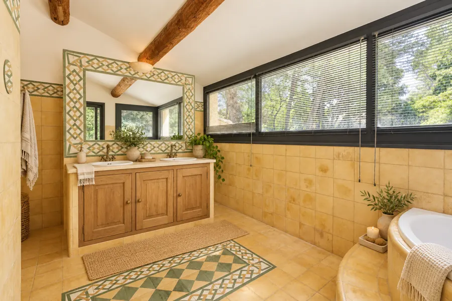 Beam bathroom — another view